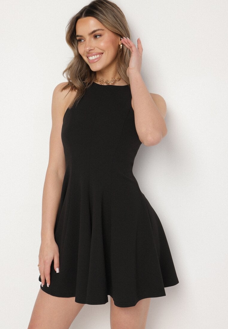 Czarna Rozkloszowana Sukienka z Wiskozą Milenissa