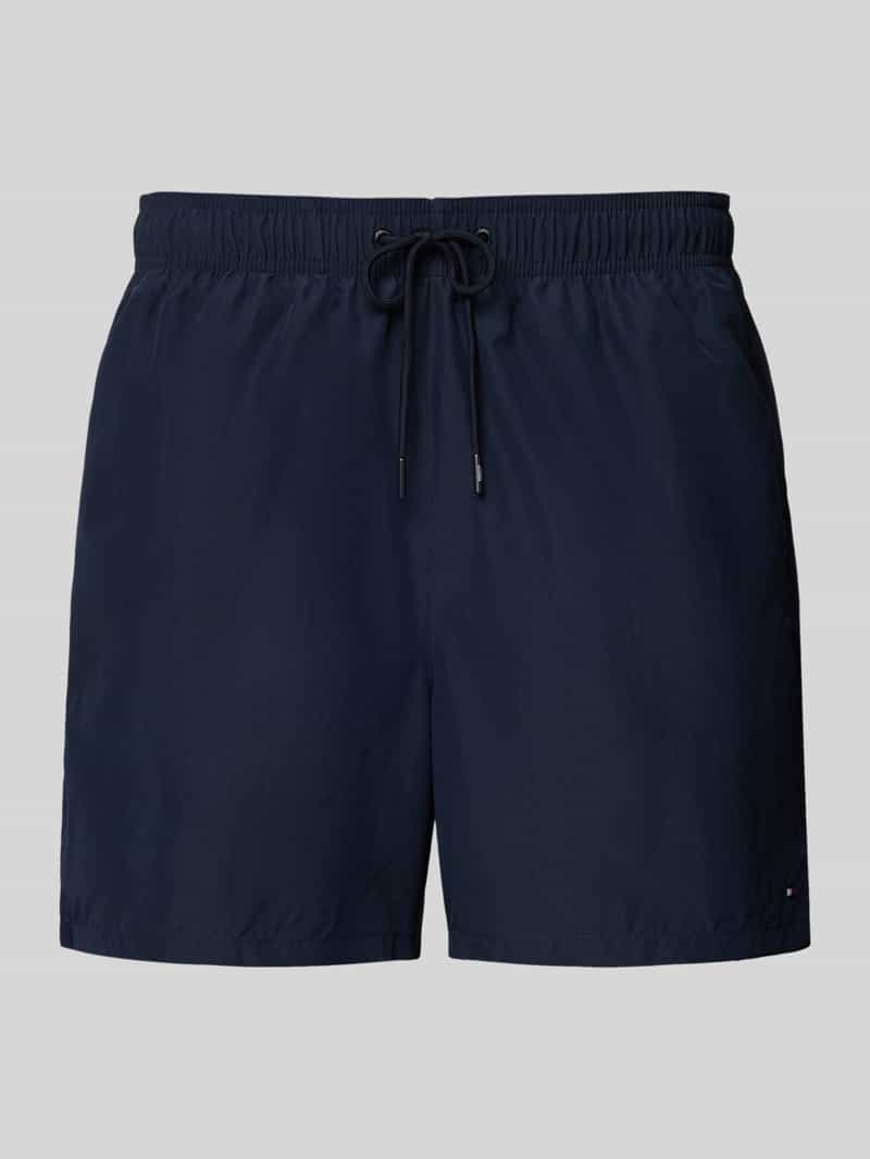 Spodenki kąpielowe o kroju regular fit z pasem z logo