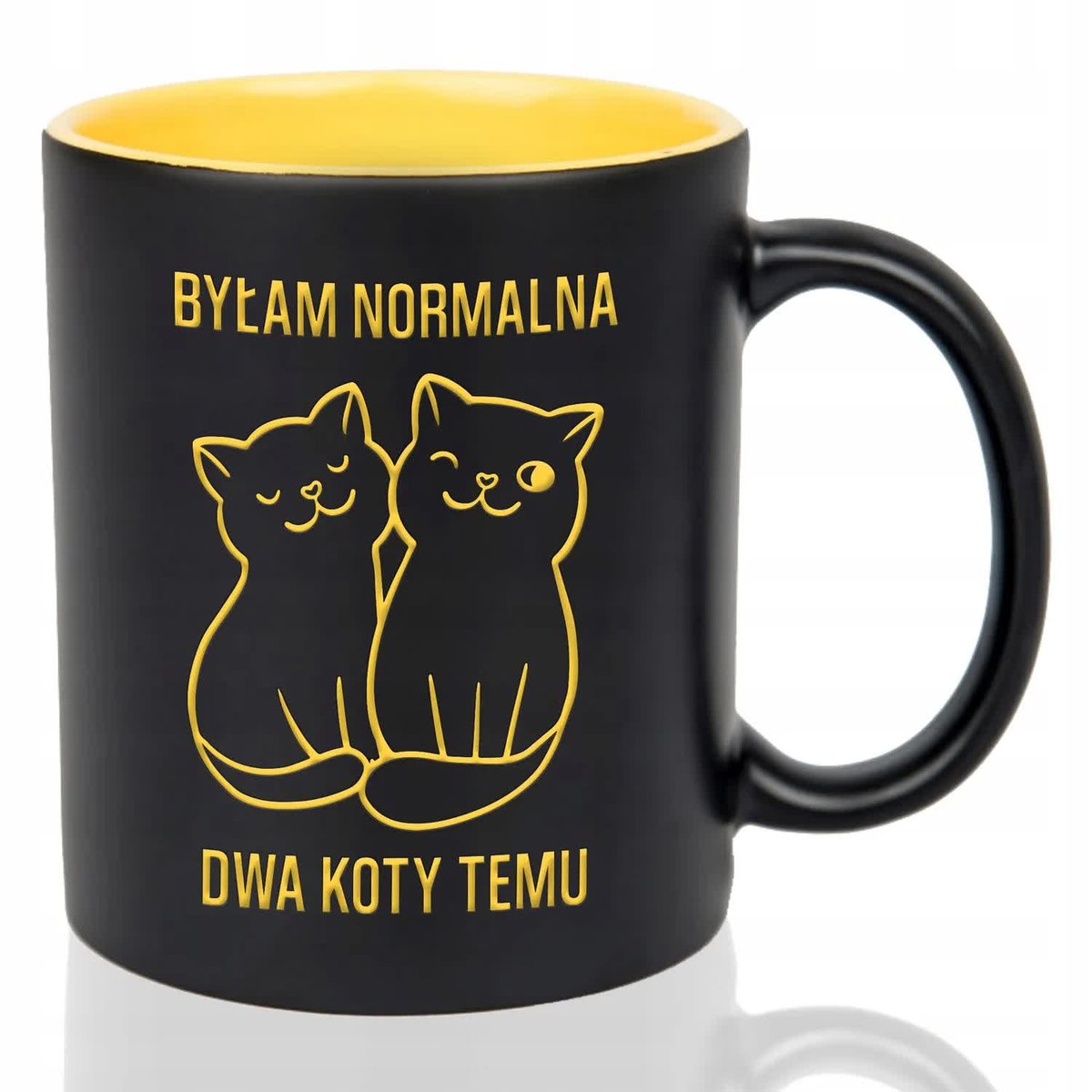 Kubek Czarny Wnętrze Żółte BYŁAM NORMALNA DWA KOTY TEMU Mix Wielu Wzorów