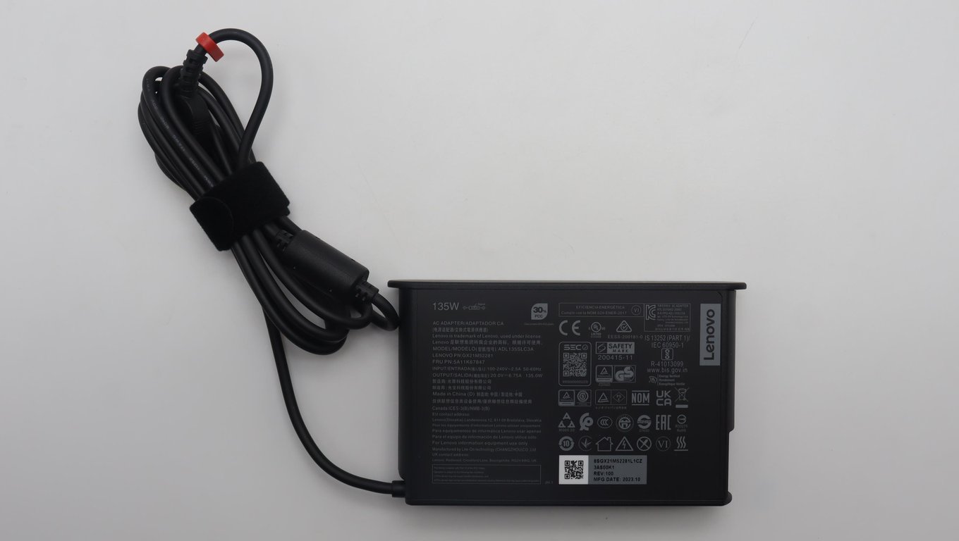 Lenovo 5A11K67847 adapter zasilający/ inwentor Wewnętrzna 135 W Czarny 5A11K67847 5A11K67847 5A11K67847