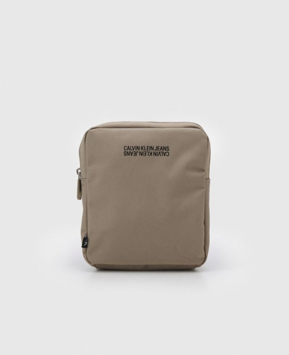 Torba na ramię CALVIN KLEIN saszetka