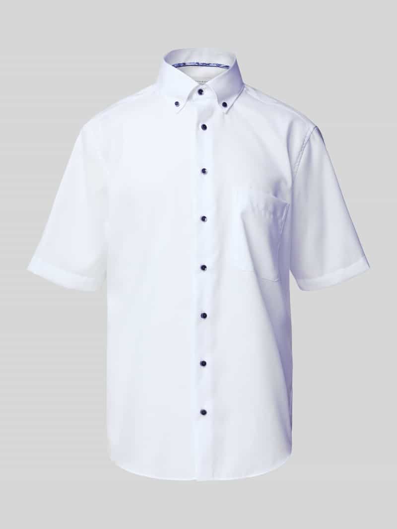 Koszula biznesowa o kroju comfort fit z kołnierzykiem typu button down