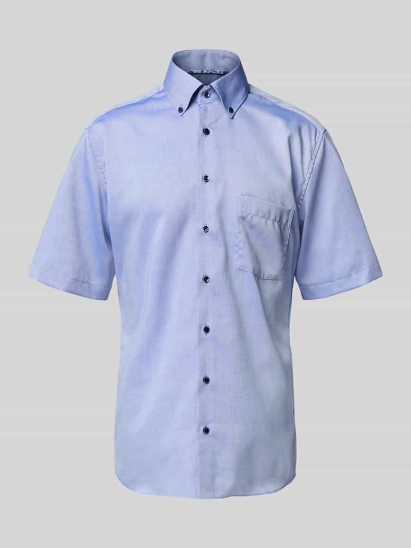 Koszula biznesowa o kroju comfort fit z kołnierzykiem typu button down