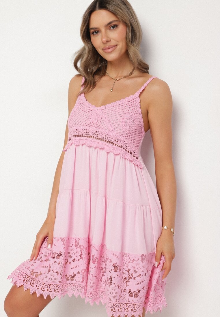 Różowa Rozkloszowana Sukienka w Haftowany Wzór Mavironne