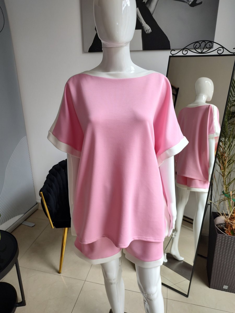 Masełkowy letni komplet dresowy oversize - różowy One size