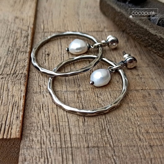 Kolczyki koła z perłami INSIDE - srebro pr. 925