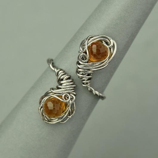 Pierścionek regulowany miodowy granat wire wrapping