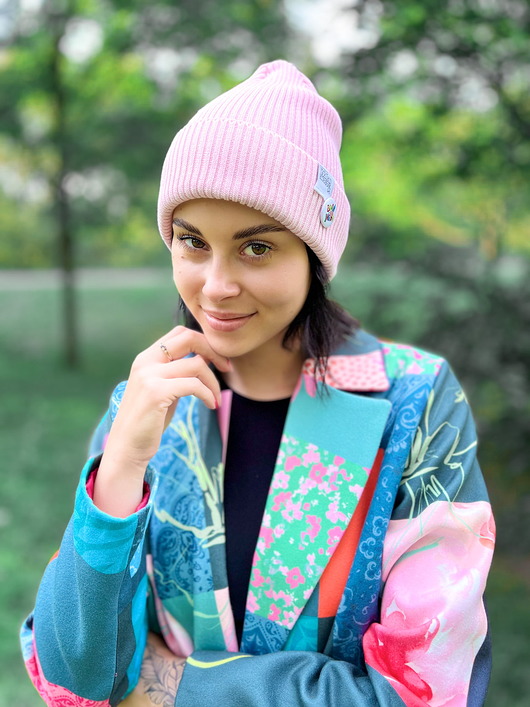 Czapka beanie z bawełny logo kolorowe Jasny różowy