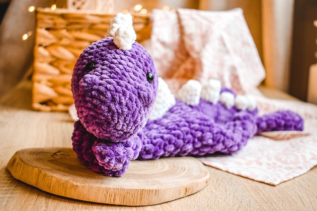 Pluszowy Dinozaur, dinek na szydełku