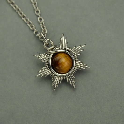 Mały wisiorek słoneczko tygrysie oko wire wrapping słońce