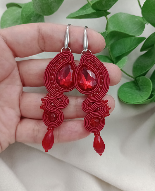 Bordowe kolczyki, długie kolczyki sutasz