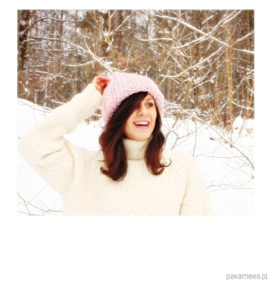 Czapka beanie pudrowy róż z wełną