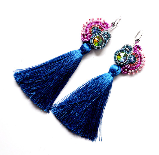 Sutaszowe kolczyki VIOLET&BLUE z chwostami _ KOLEKCJA 2023