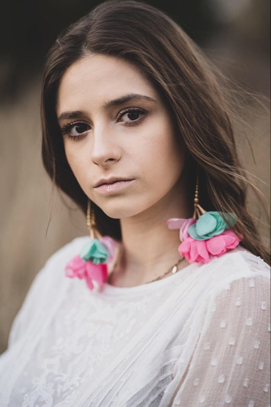 Kolczyki chwosty duże kwiaty pastelowe kolorowe wesele sesja