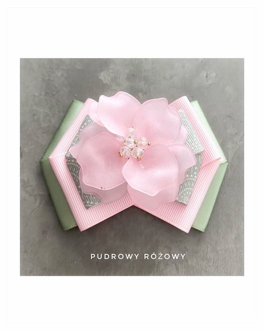 Pudrowa Brosza z Różowym kwiatem 3d NEW