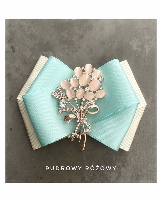 Brosza z bukietem kwiatów New