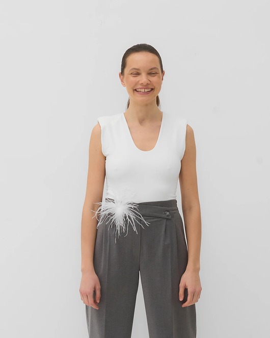 Biała broszka Feelings