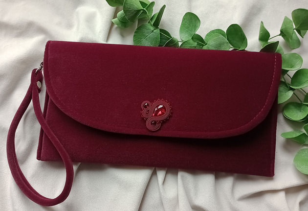 Wieczorowa torebka kopertówka bordowa wiśniowa
