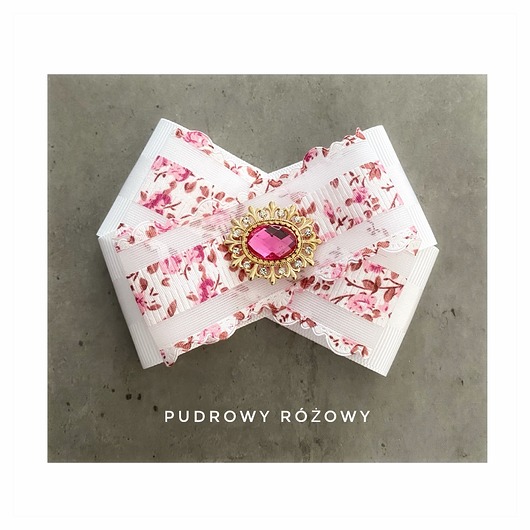 Biała Brosza z kwiatuszkami i tiulem New