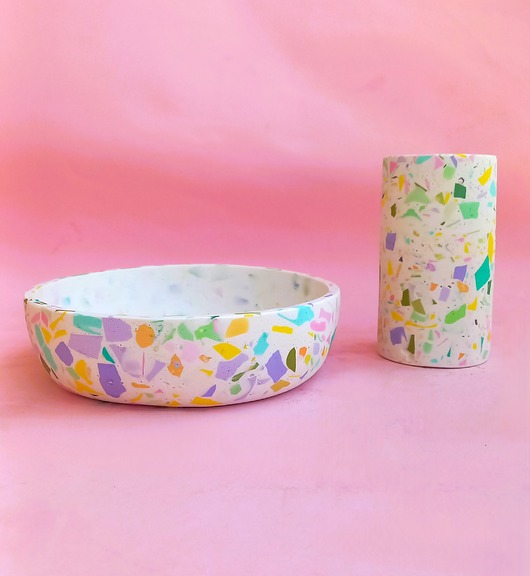 Biała miska terrazzo do kuchni na owoce lub dekoracyjna