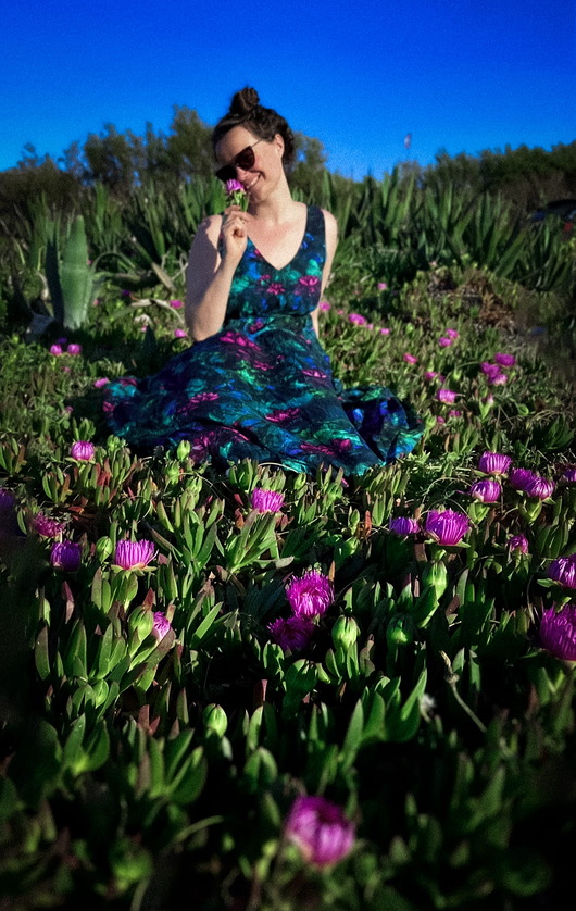 Wakacyjna SUKIENKA w kwiaty maxi, autorski print lilie wodne 100% wiskoza