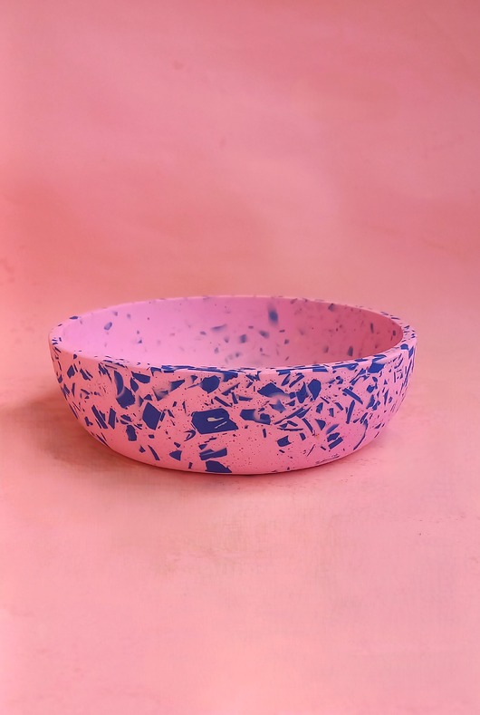 Różowa miska terrazzo do kuchni na owoce lub dekoracyjna