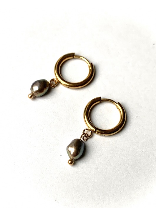 Kolczyki z szarą perłą