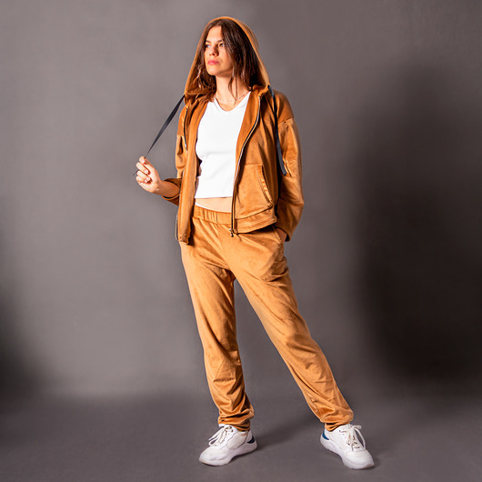 Musztardowy welurowy komplet dresowy damski