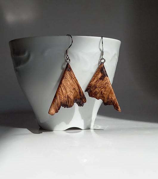 Trójkąty - kolczyki wiszące z drewna