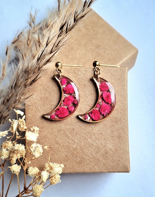 Kolczyki księżyc z suszonymi kwiatami