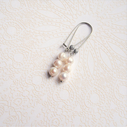 Delikatne perły & stal chlachetna