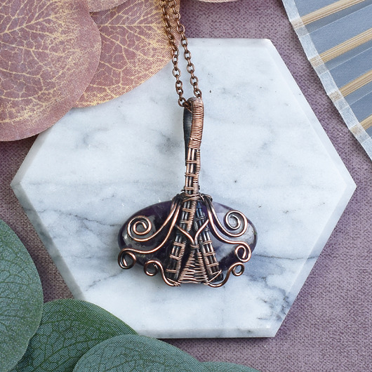 Miedziany wisiorek wire wrapping z ametystem #525