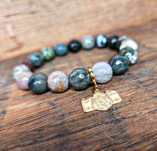 Aparat foto w kamieniach agatu