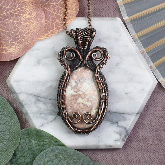 Miedziany wisiorek wire wrapping z agatem crazy lace #542