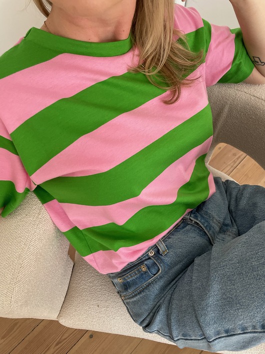 T-shirt w różowo-zielone paski Primavera