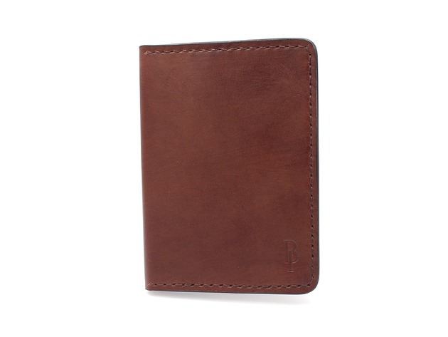 Ręcznie wykonany skórzany portfel minimalistyczny na karty średni brązowy