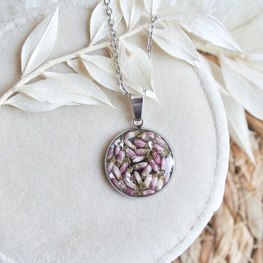 Naszyjnik z kwiatami, biżuteria z żywicy