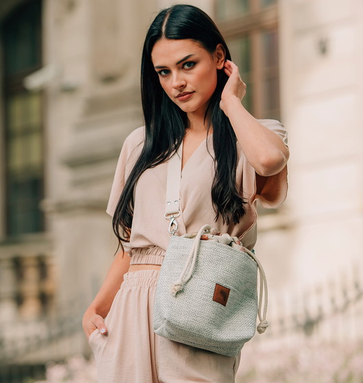 Torebka listonoszka z kominem z szarej plecionki tapicerskiej