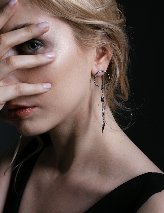 Zmysłowe kolczyki skrzydła smoka srebro