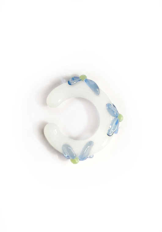 Szklana nausznica z niebieskim kwiatem Sweets