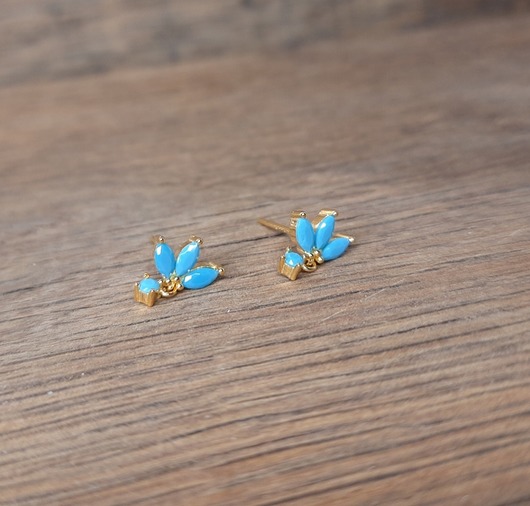 Kolczyki pozłacane malutkie kwiatuszki