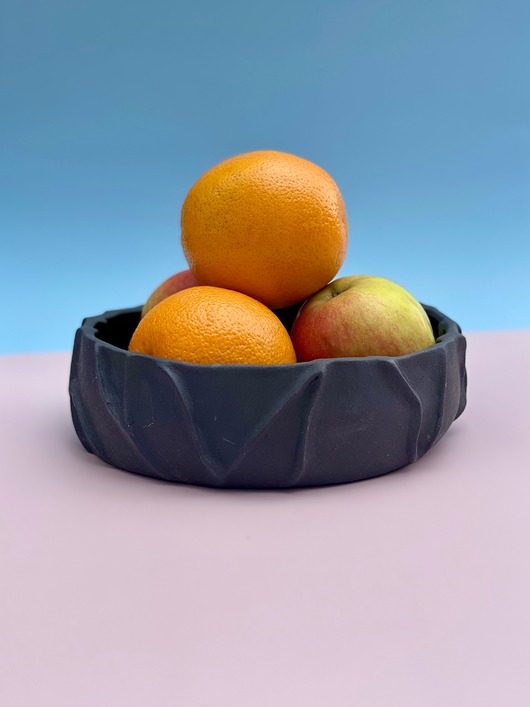 Ręcznie robiona ceramiczna czarna misa