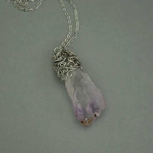 Wisiorek talizman duży surowy jasny ametyst wire wrapping