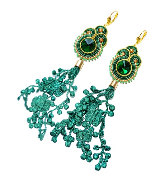 Sutaszowe kolczyki GREEN&GOLD z haftowanymi kwiatami