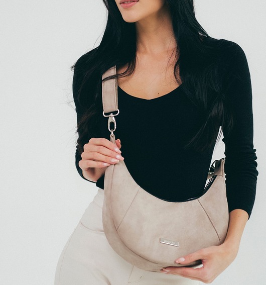 Mini HOBO z nubuku ekologicznego w kolorze beżowym