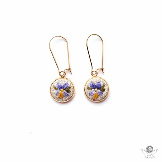 Kolczyki z kwiatami FIOŁKI bigle zamknięte