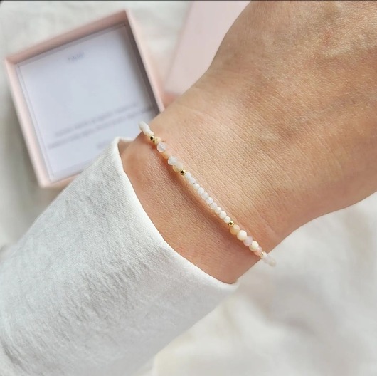 Bransoletka z kamieni opalu ze stałym zapięciem