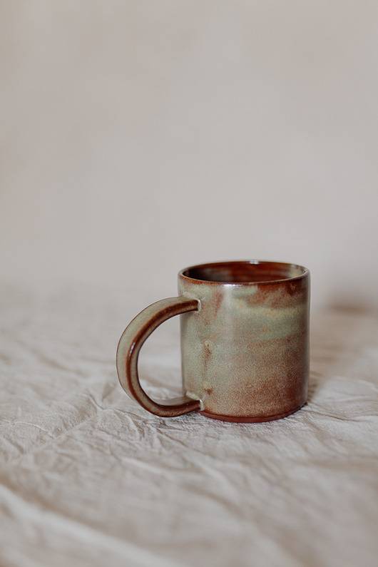 Kubek ceramiczny Smugi.