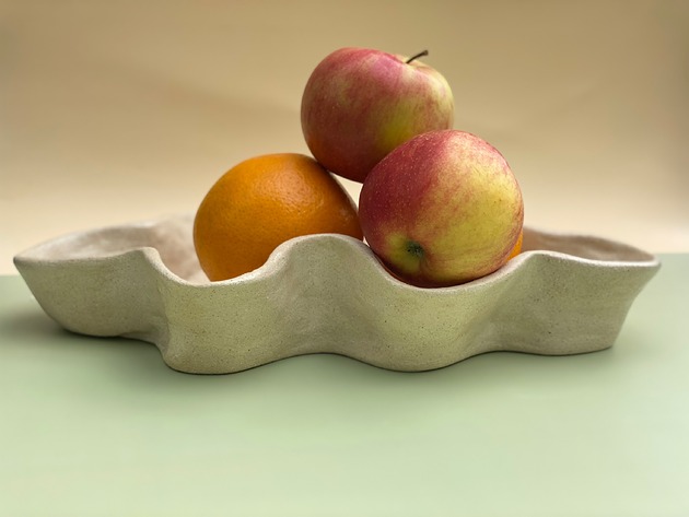 Ręcznie robiona misa w kształcie fal