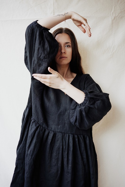 Sukienka BELZA / black / len